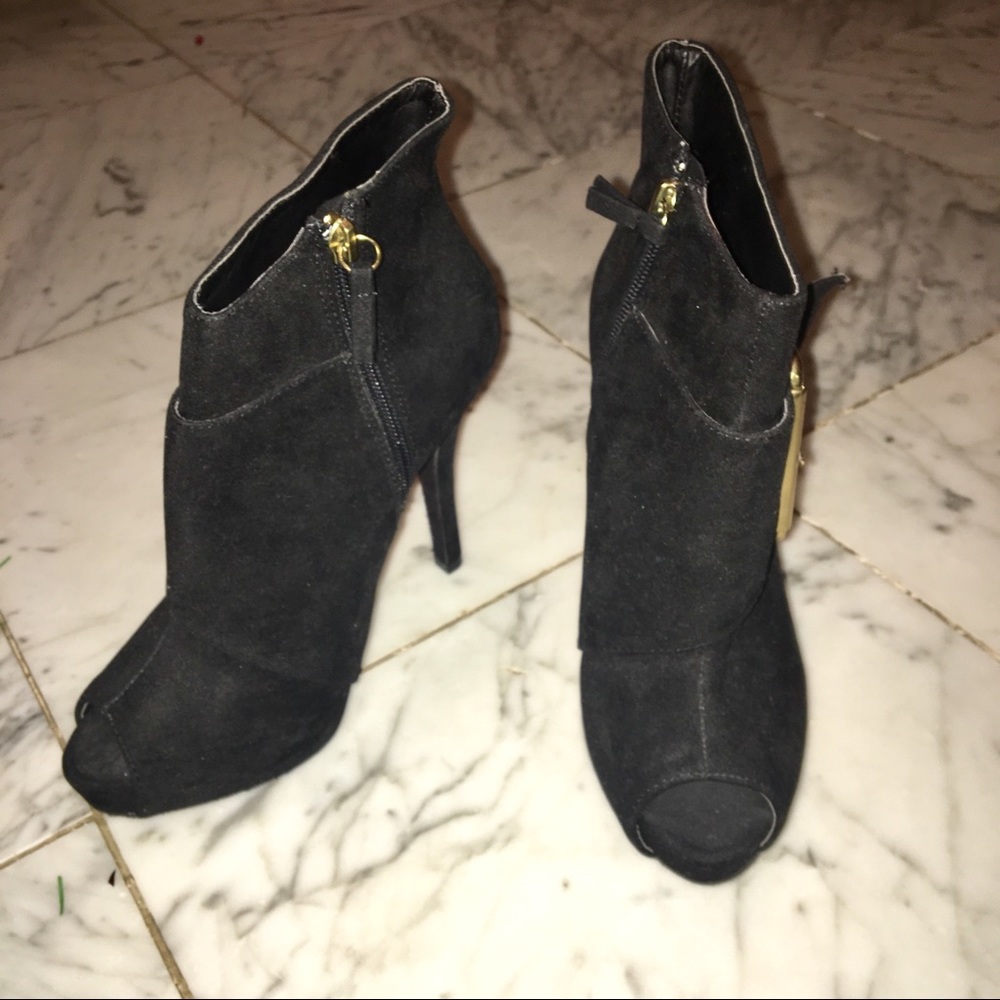 Black open toed Anne Michelle booties